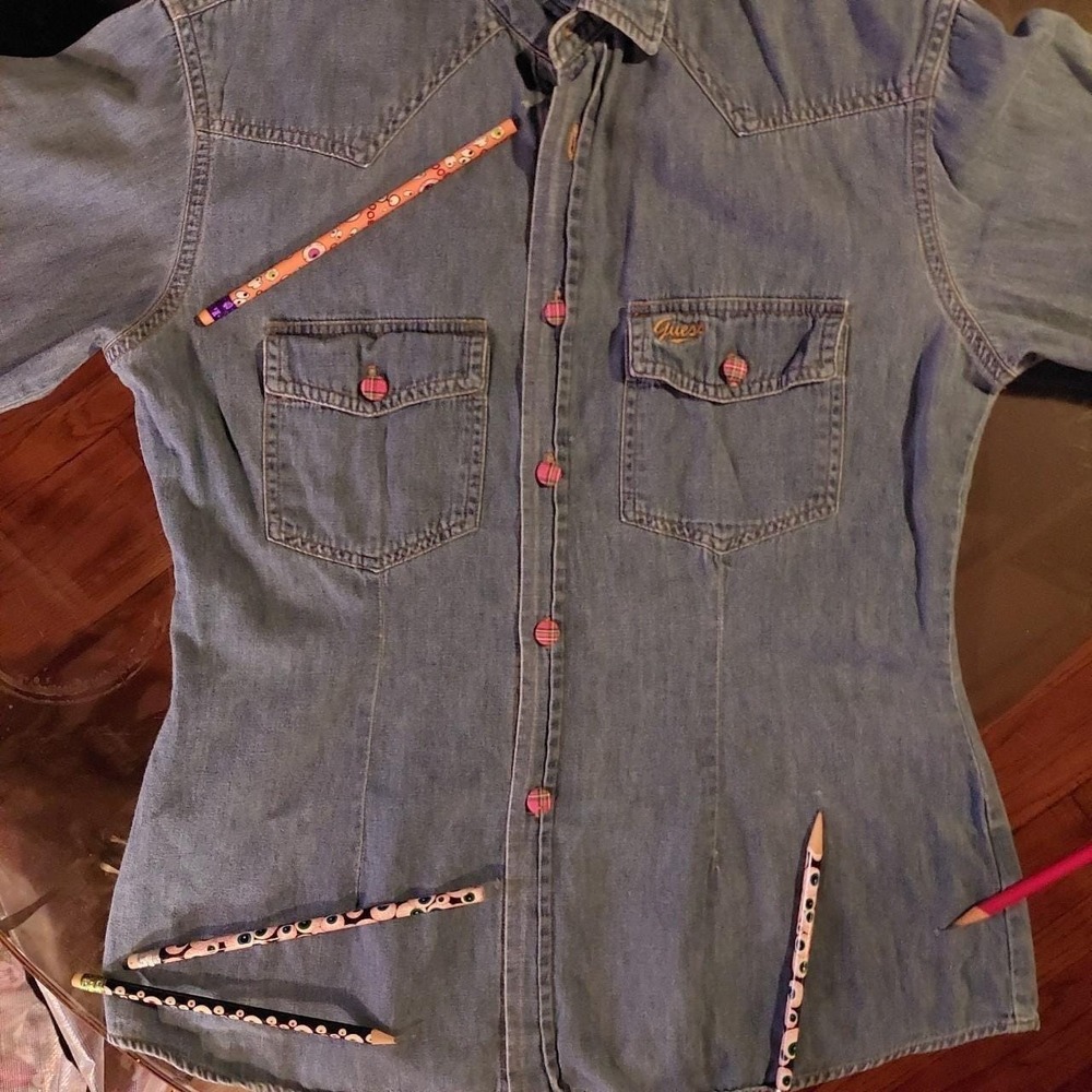 Vintage Guess western style 100 cotton denim button up with plaid fabric buttons - Picture 7 of 8